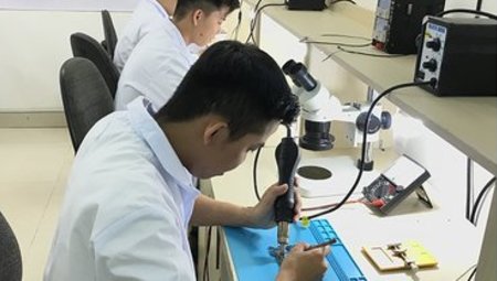 Đào tạo kỹ thuật viên sửa chữa điện thoại