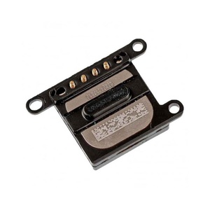 Thay loa trong iPhone 8