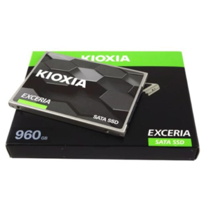 Thay ổ cứng SSD KIOXIA EXCERIA R550 SATA3 960GB